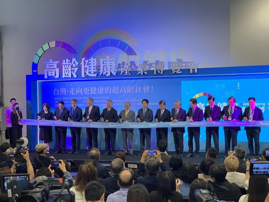 剪綵3.jpg