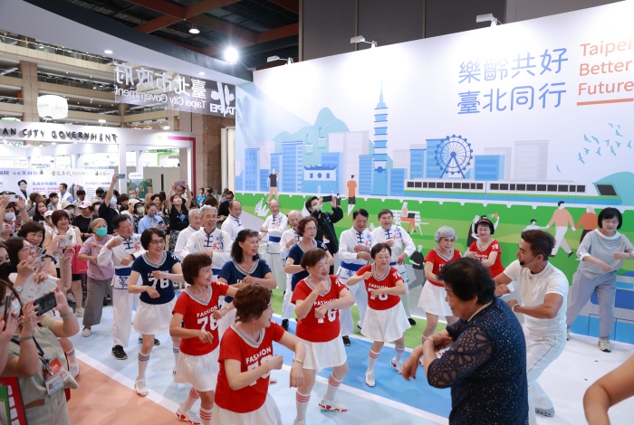 1-開幕大來賓潘若迪老師帶來熱舞表演，並帶領現場民眾舞動現場！（台北市政府提供）.JPG