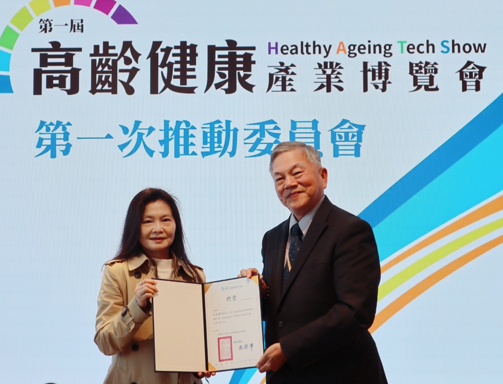 護士公會全國聯合會吳孟嬪理事表示，將整合長照或居家，打造出院後的完善醫療照護服務。